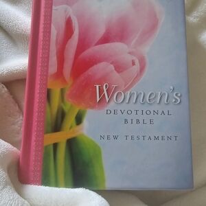 Women's Devotional Bible - New Testament